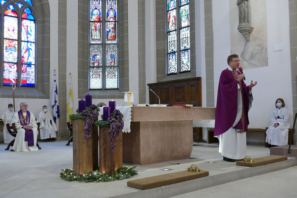 Bischofsbesuch in Naumburg